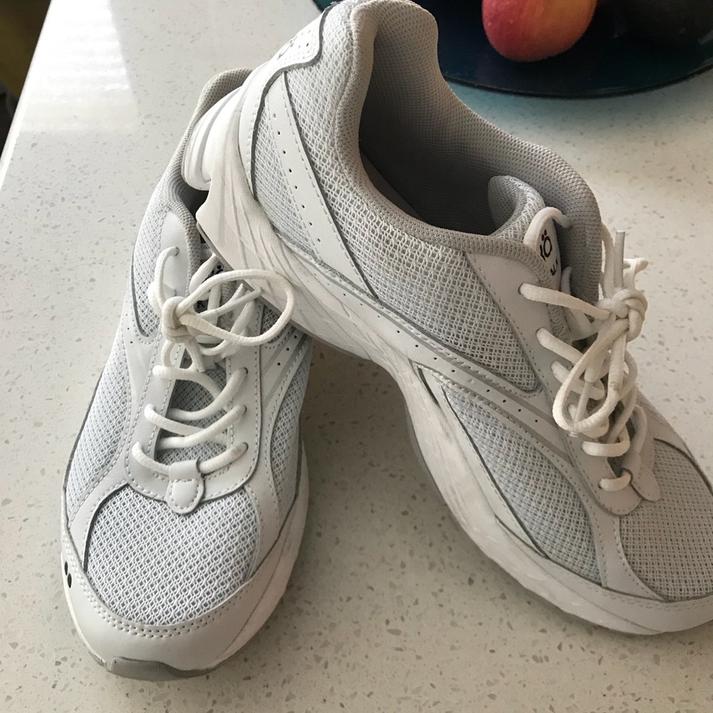 Ryka Brisk Wall tênis shoes.